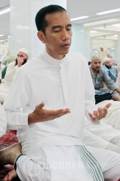 Haji_Jokowi_Menjalankan_Ibadah_Umrah_di_Madinah_9533